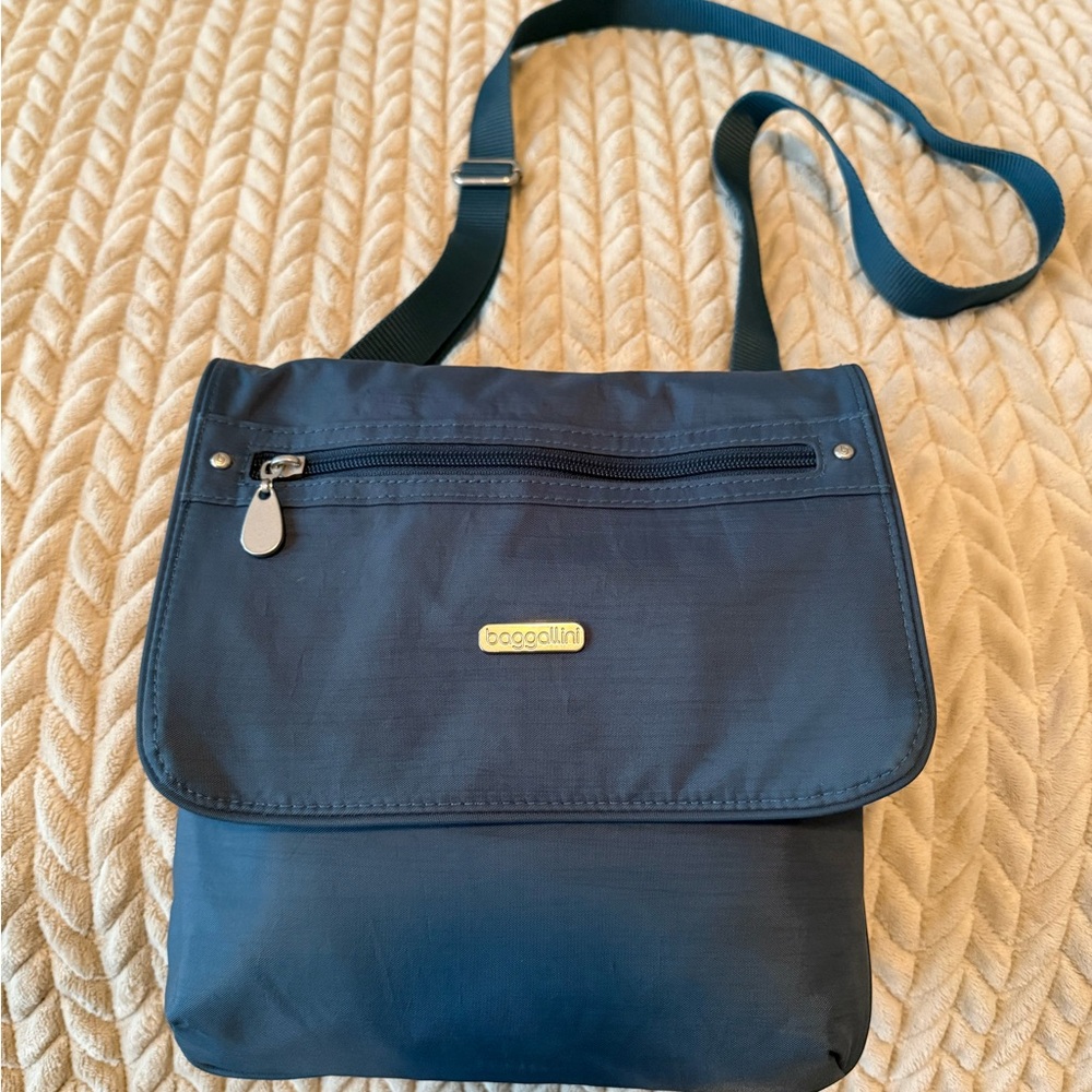Baggallini Blue Crossbody Bag